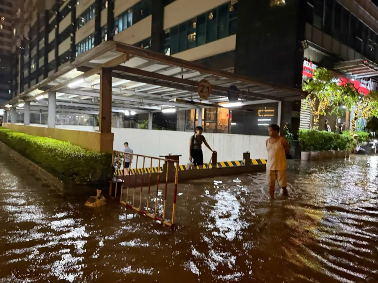 Khu ngoại giao đoàn - đường Võ Chí Công